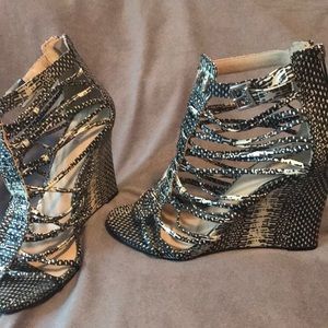 Animal print wedges! Sz 10